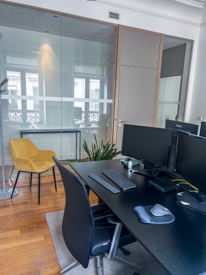 Bureau 1.jpg
